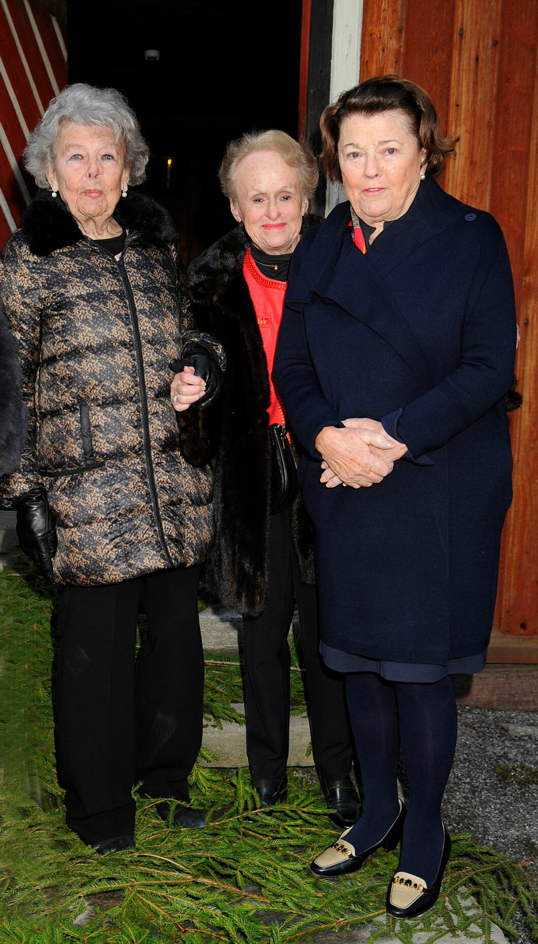 Susanne Flemming, Jacob Wallenbergs mamma, med Madeleine Lindeswärd och Anita Hammarskiöld. Susanne Flemming med Madeleine Lindeswärd och Anita Hammarskiöld.
