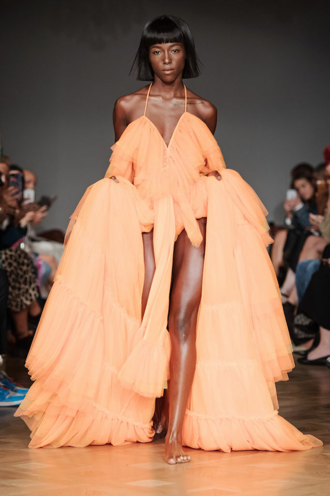 Klänningen Beyoncé bär i videon är hämtad från Selam Fessahayes SS19-visning. Selam Fessahaye SS19
