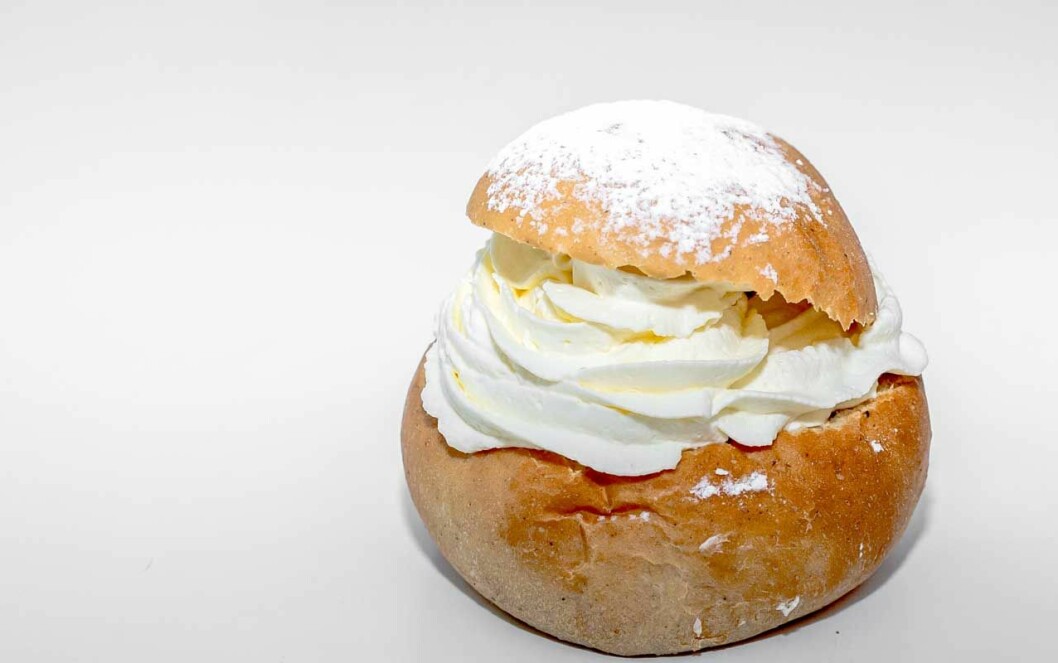 Kärt barn har många namn: Semla, fastlagsbulle eller hetvägg, som semlan brukar kallas när den äts tillsammans med varm mjölk. Kungen gillar inte semlor, berättar han för Svensk Damtidning.