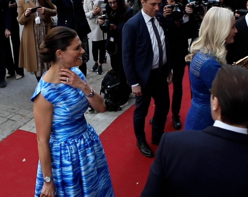 För Victoria gick det vägen trots allt! Kronprinsessan Victoria fastnar med klacken