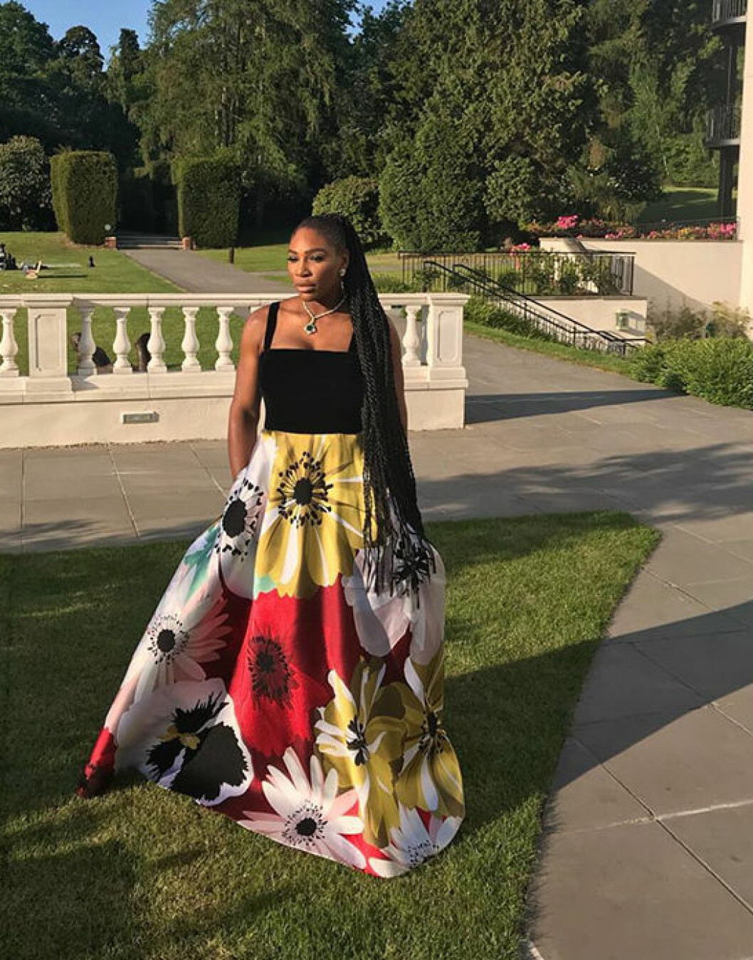 Tennisstjärnan Serena Williams såg fantastisk ut i sin blommiga klänning från Valentino. Tennisstjärnan Serena Williams såg fantastisk ut i sin blommiga klänning från Valentino.