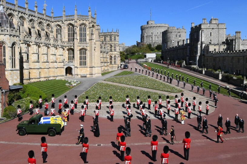 Stor uppställning på Windsor Castle när prins Philip fördes till den sista vilan. Prins Philip Begravningen Windsor