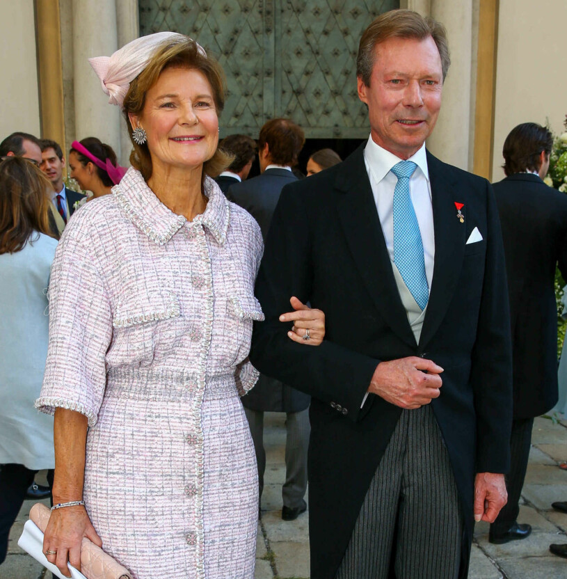Bror och syster: Brudens mamma prinsessan Margaretha av Liechtenstein med sin bror, Luxemburgs storhertig Henri. Henris fru, storhertiginnnan Maria Teresa, saknades. Prinsessan Margaretha av Liechtenstein Storhertig Henri av Luxemburg Syskon