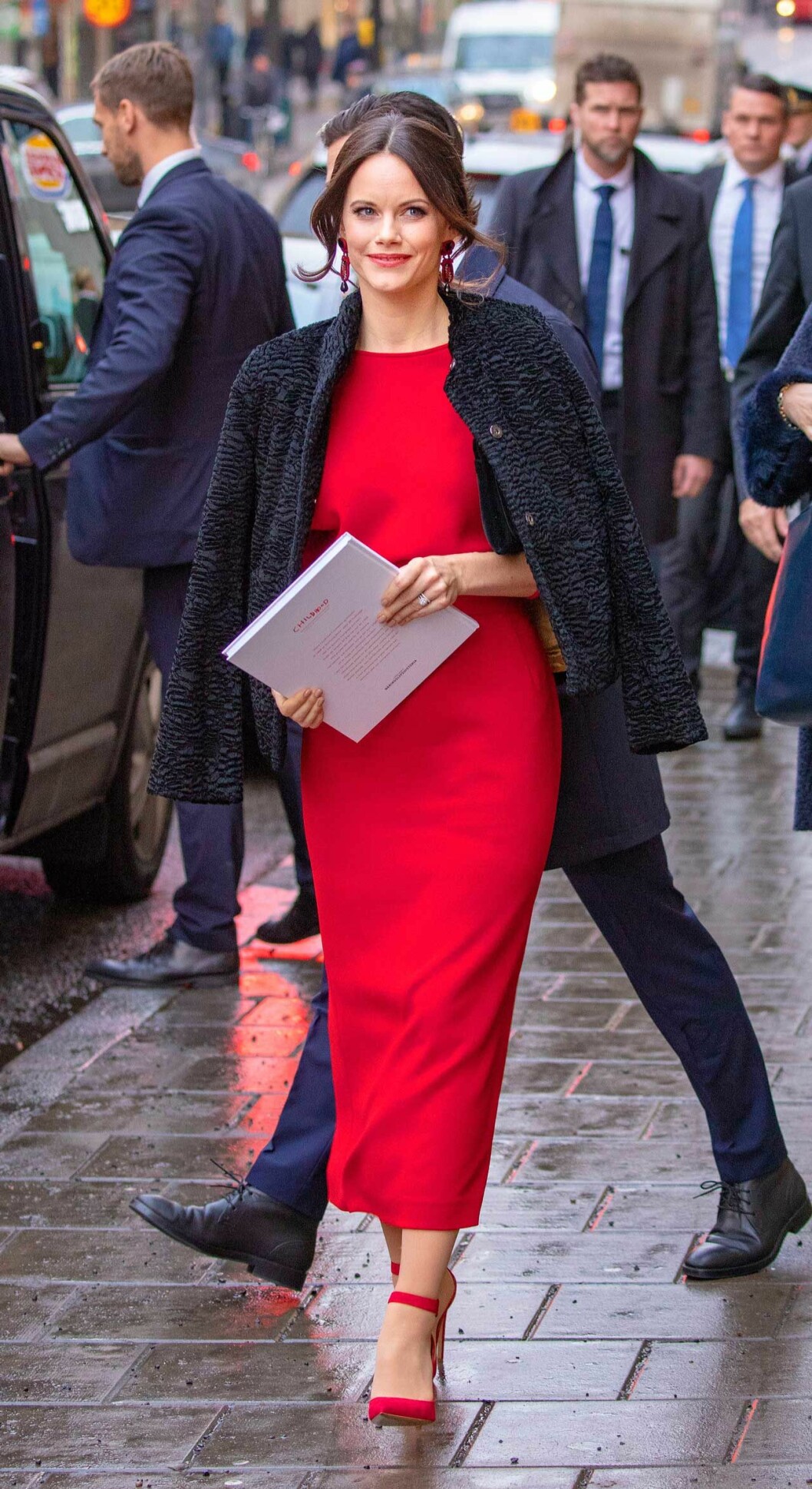 Prinsessan Sofia i den röda klänningen från Lilli Jahilo. Prinsessan Sofia i den röda klänningen från Lilli Jahilo.