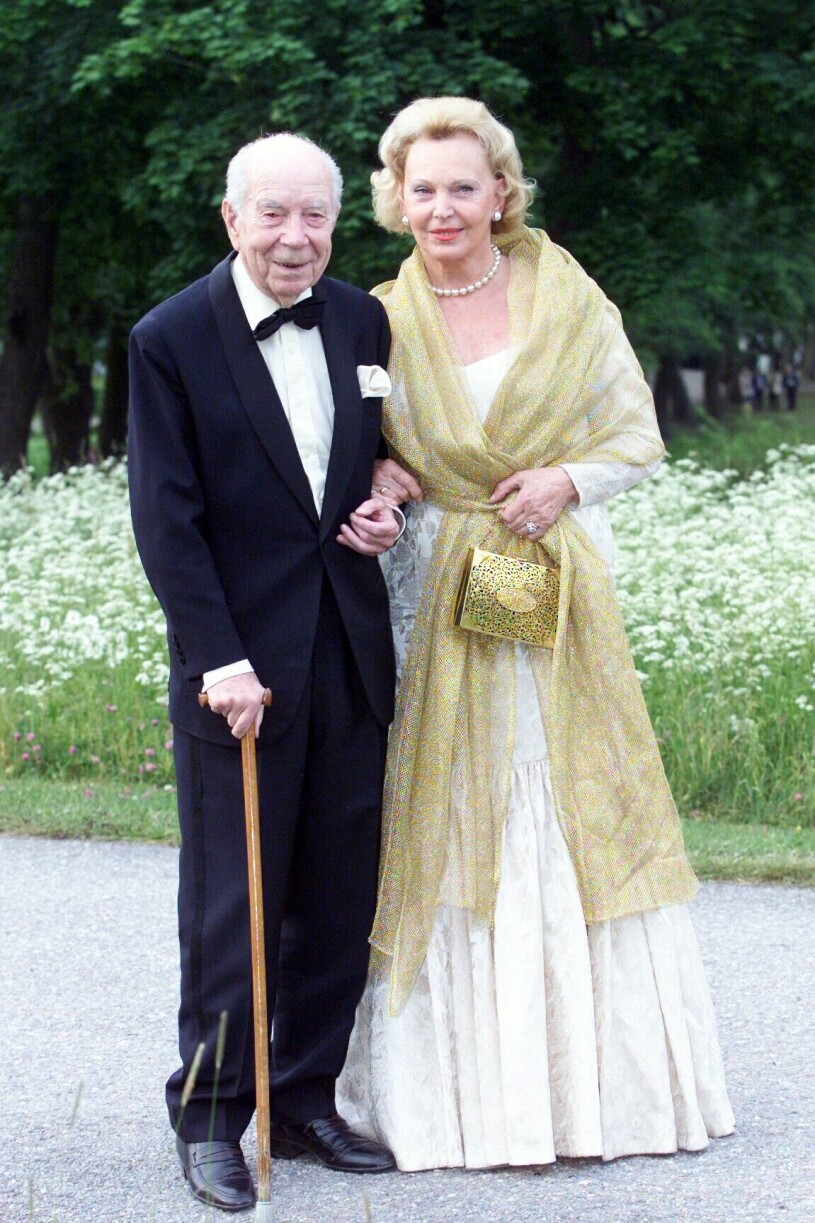 Sigvard och Marianne vid kungaparets fest för att fira att de varit gifta i 25 år. 2001.