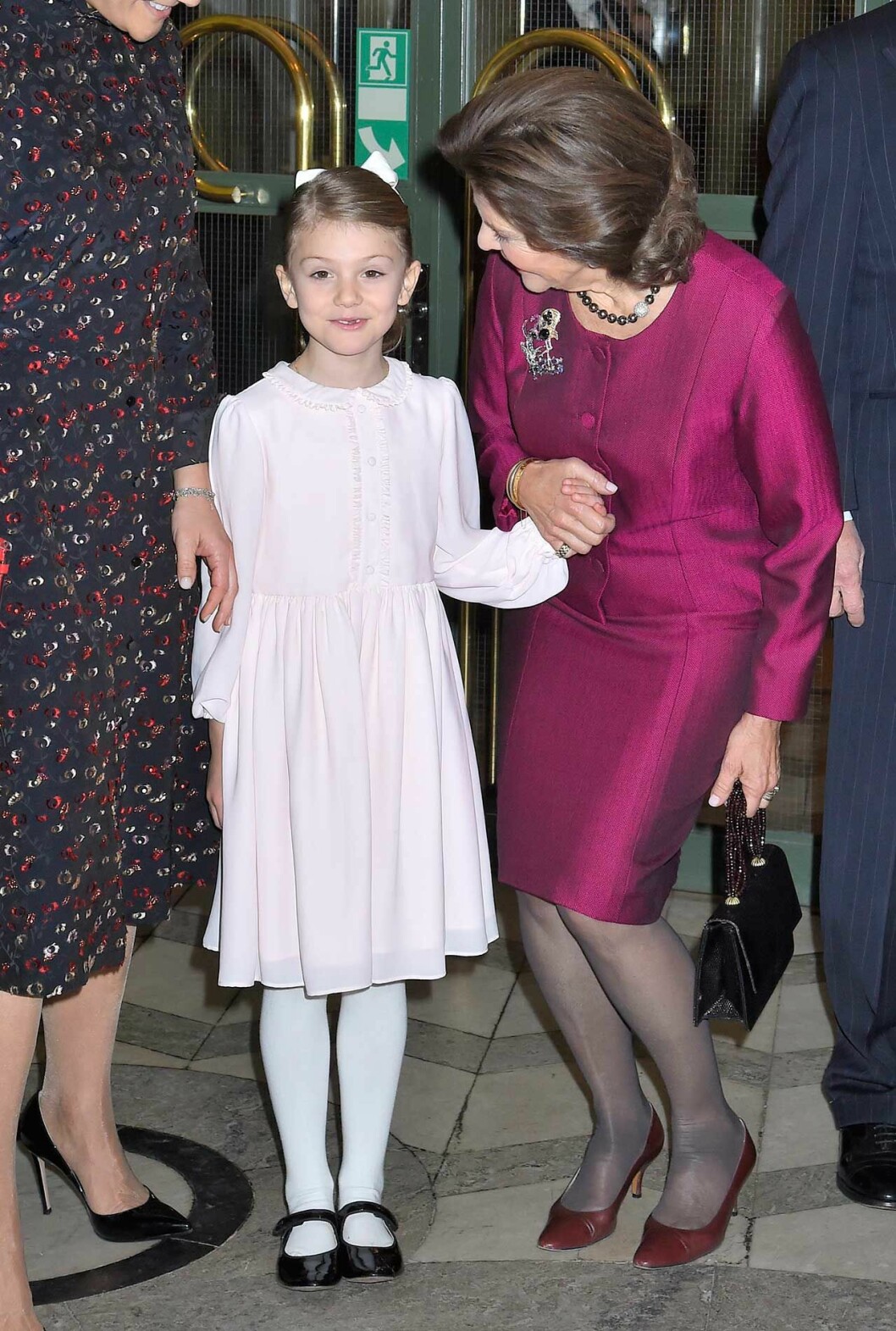 Prinsessan Estelle firar mormor Silvia. drottning silvia prinsessan estelle