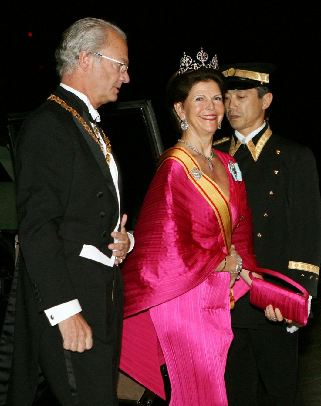 Silvia i Japan 2007, i Kronprinsessan Margaretas rubindiadem. Silvia Japan 2007