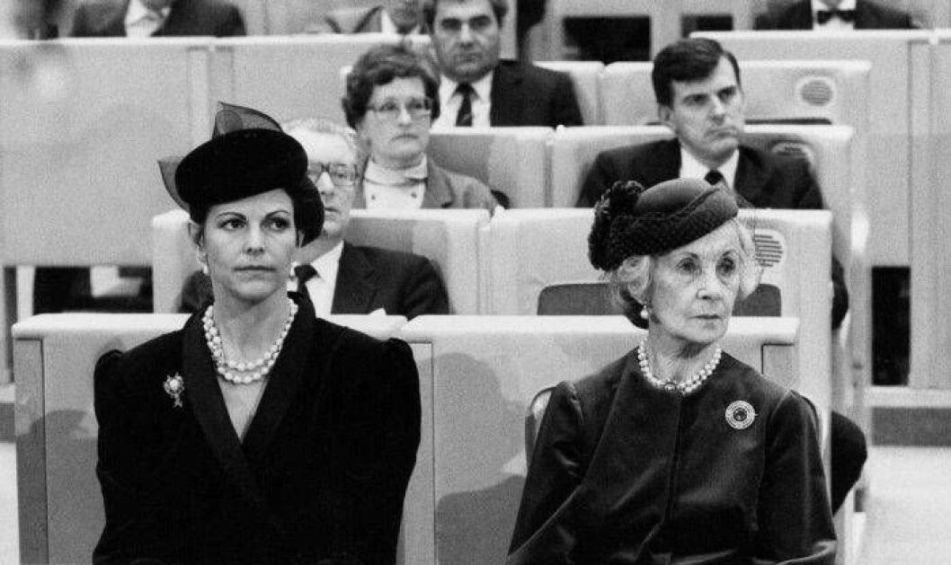 Drottning Silvia och prinsessan Lilian 1984 – klädkoden är ett faktum. Silvia Lilian