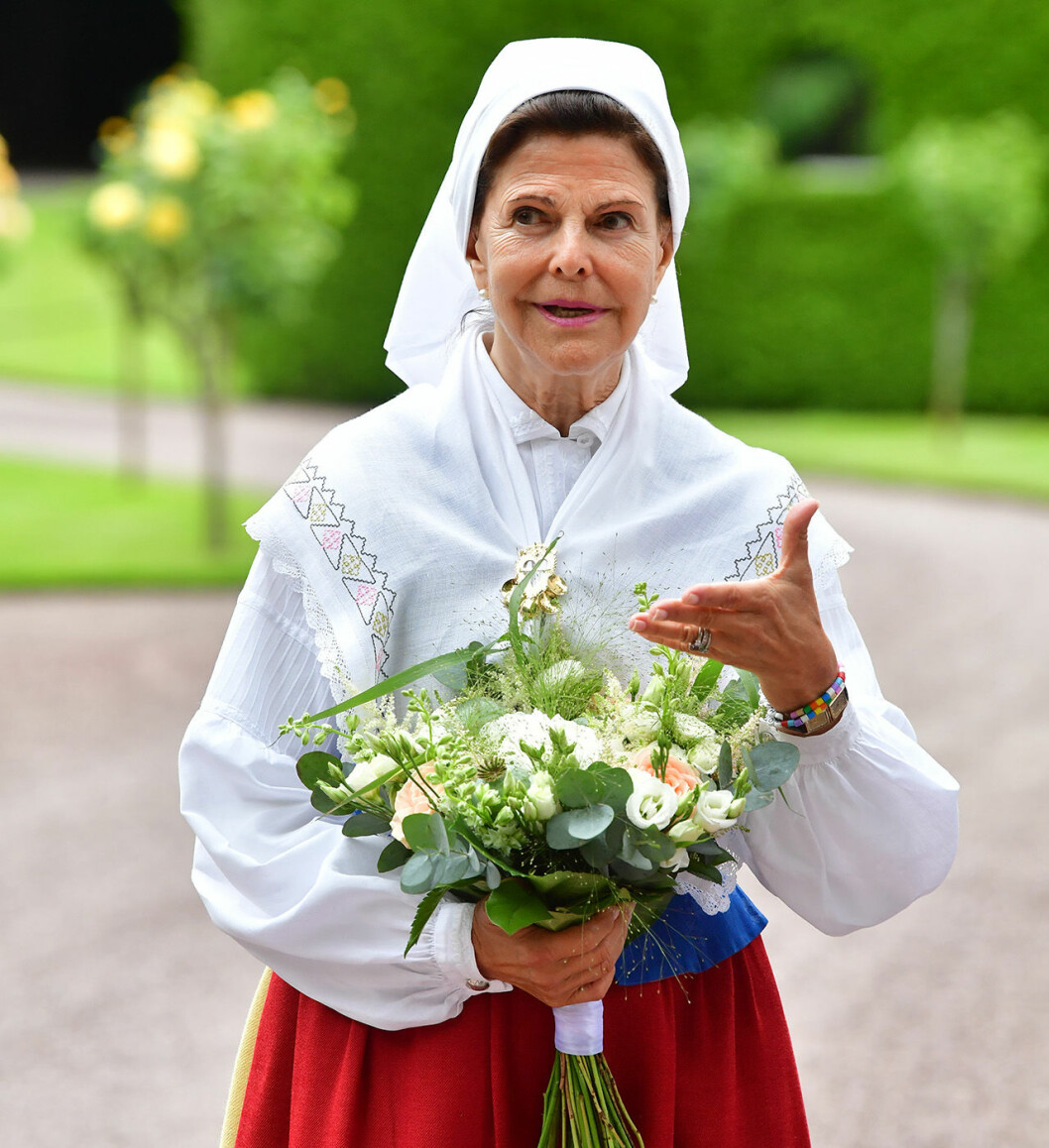 Drottning Silvia var var såklart på plats, klädd i den fina Ölandsdräkten.