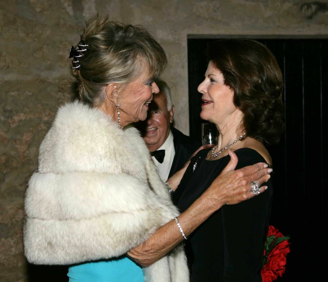 Drottning Silvia med sin snälla svägerska. Drottning silvia och prinsessan birgitta