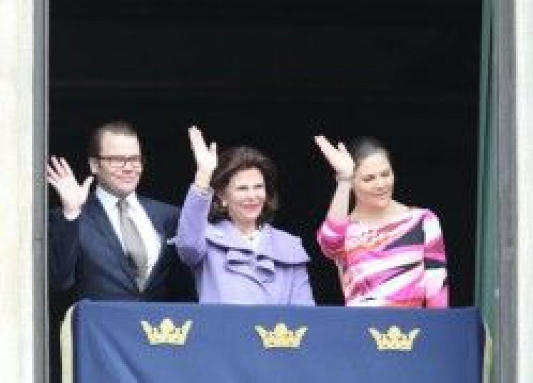 Drottning Silvia, kronprinsessan Victoria och Daniel Westling. Drottning Silvia, kronprinsessan Victoria och Daniel Westling.