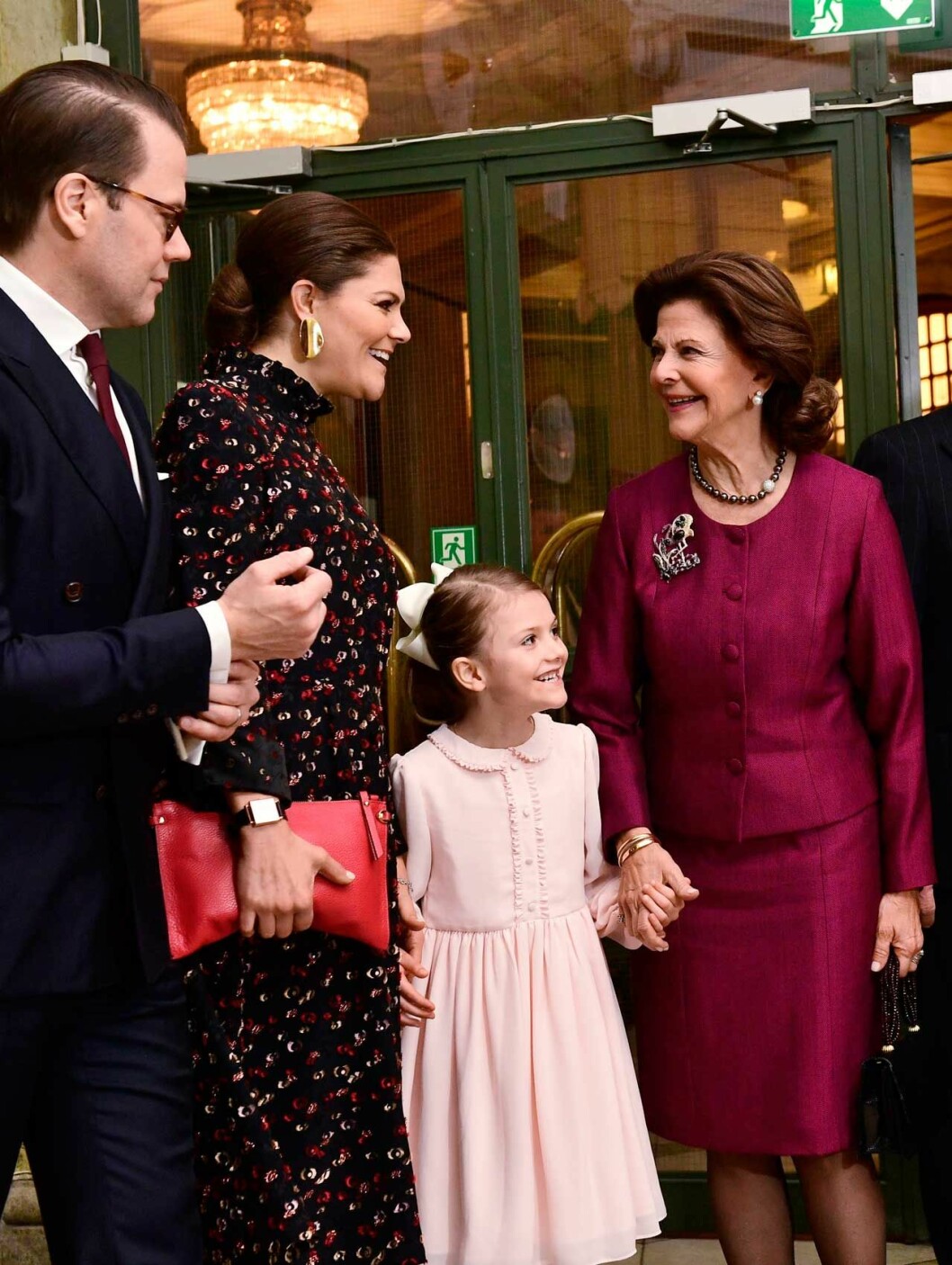 Prinsessan Estelle på mormors kalas. Prinsessan Estelle på mormor drottningens kalas.