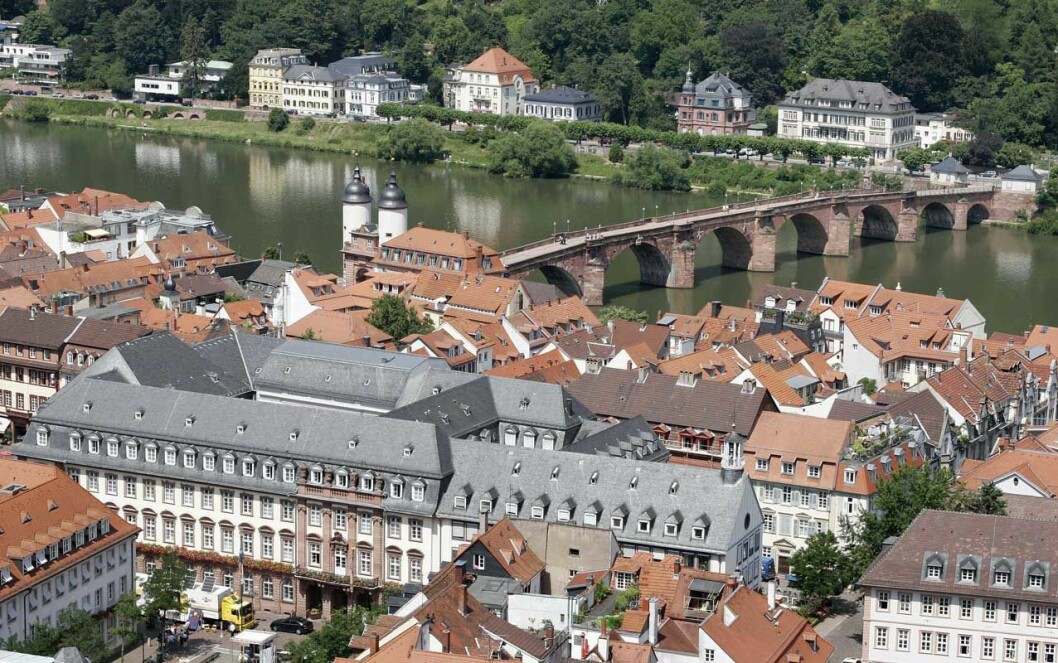 Heidelberg ligger vid floden Neckar, en timme med bil från Frankfurt. Drottning Silvias födelsestad Heidelberg.