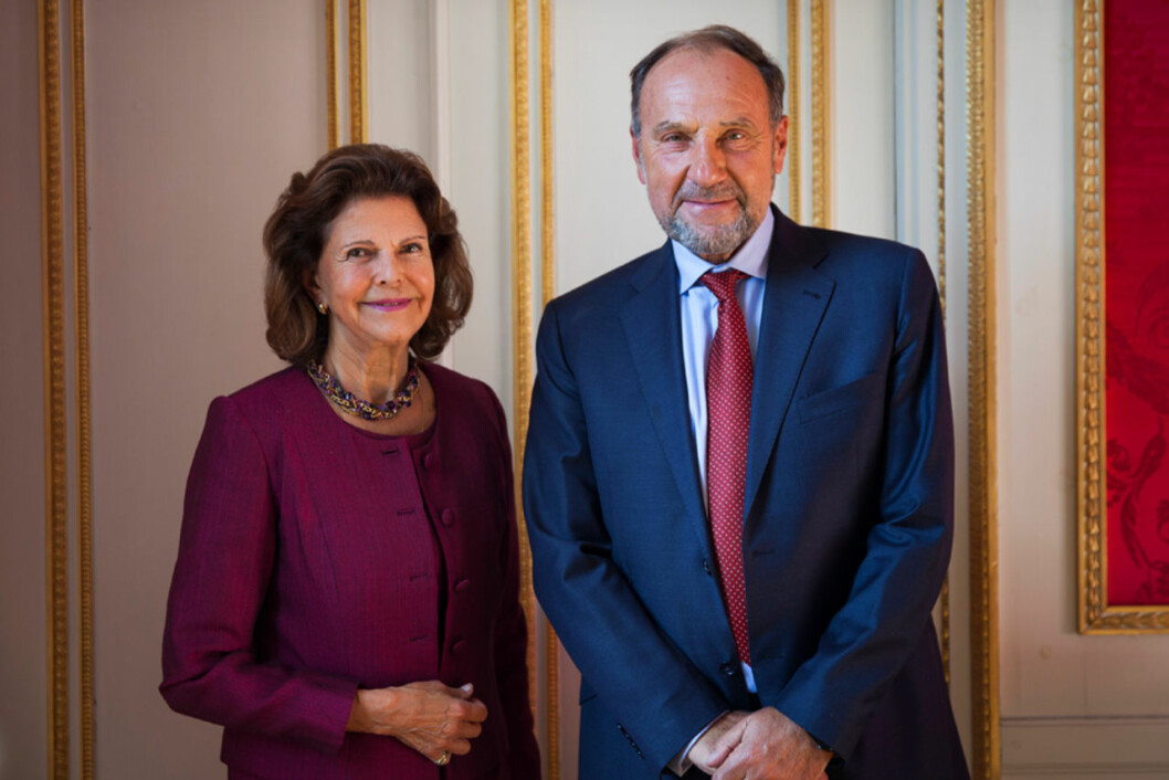 Drottning Silvia med Henrik Frenkel, som själv har fått diagnosen trolig Alzheimer. Drottning Silvia Henrik Frenkel podd Alzheimer Life