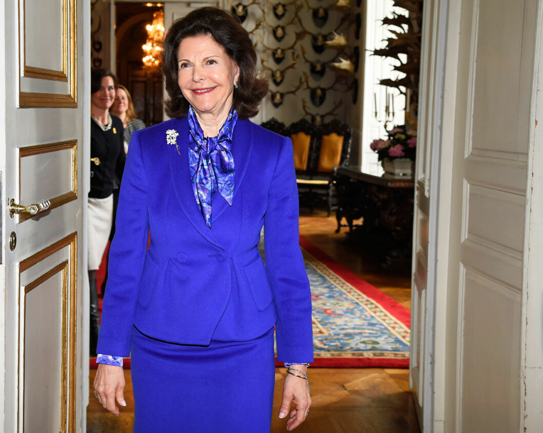 Drottning Silvia är självklart med i Majblommans insamling. Majblomman 2020: Drottning Silvia stöttar genom att vara med i insamlingen.