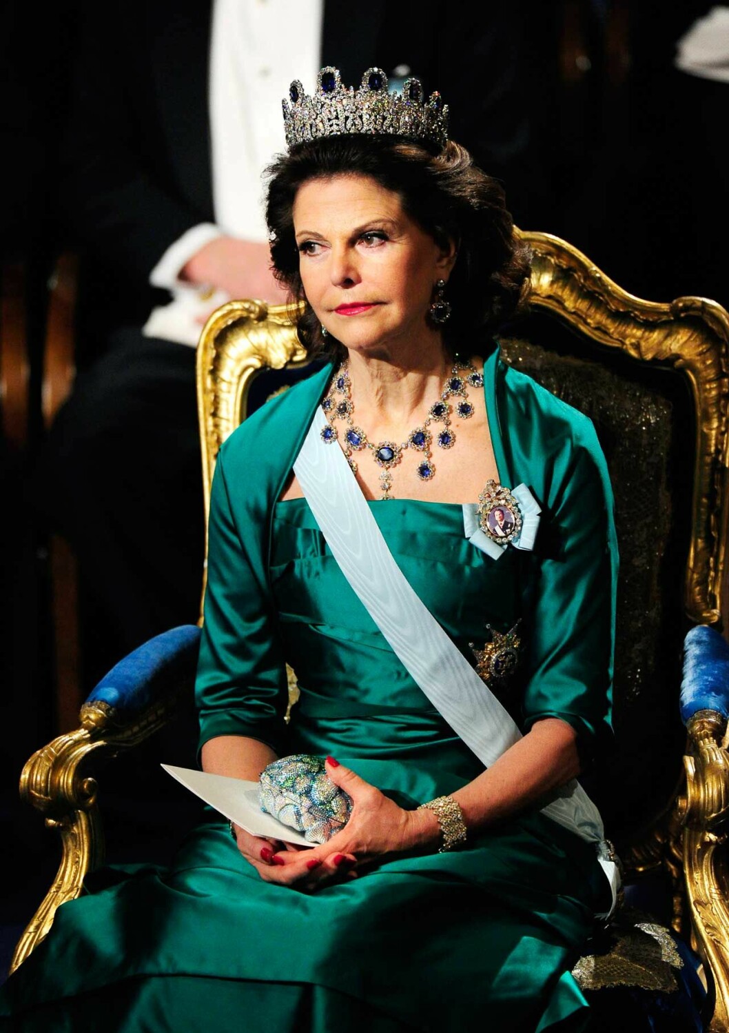 Drottning Silvia vid Nobelprisfestligheterna 2010 – bara veckor efter att skandalen om ”kungaboken” briserat. Silvia