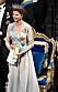 Drottning Silvia med sin ryggkudde under Nobel 2019.