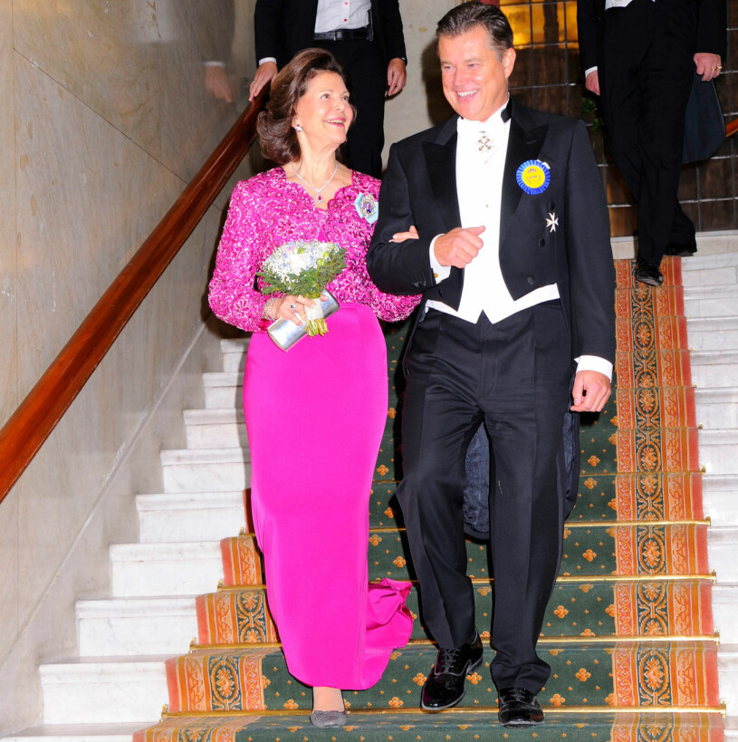 2015. När Kungliga motorbåtsklubben firade 100 år dök Silvia upp i en magisk rosa klänning med spetsöverdel.