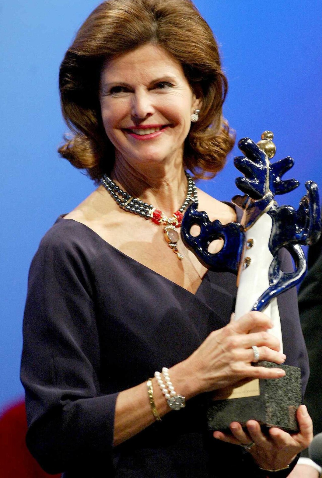 Glad mottagare av det tyska mediepriset. Drottning Silvia, 2002 års mottagare av det tyska mediepriset.