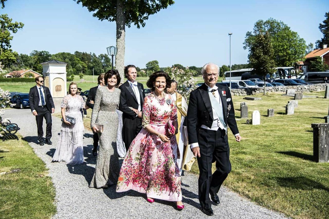 Vacker rosa klänning på Silvia. Vacker rosa klänning på Silvia.