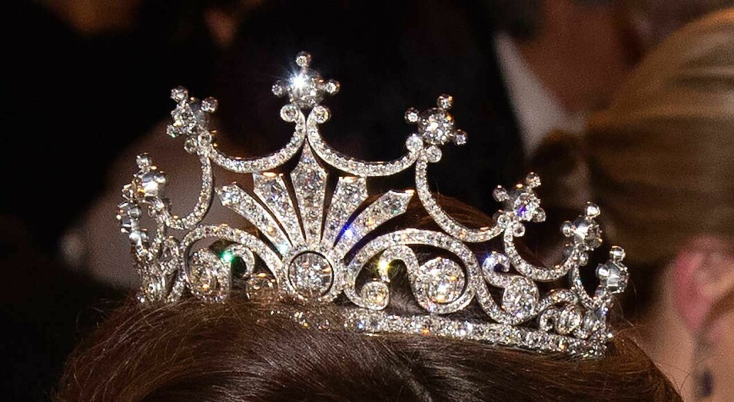 Drottning Sofias diadem är inte ledat, men drottning Silvia har rätta huvudformen för att bära det.