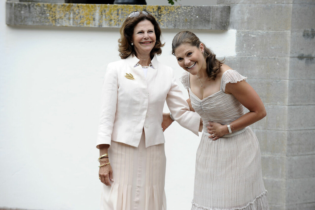 Kronprinsessan har alltid delat födelsedagen med mamma Silvia, här på Victoriadagen 2008. Kronprinsessan Victoria och drottning Silvia