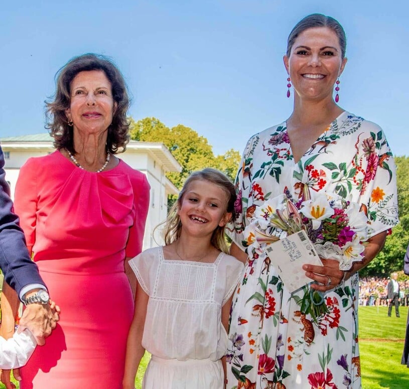 Sommar på Solliden med Victoria och Estelle, något att se fram emot för drottning Silvia. Drottning Silvia Kronprinsessan Victoria Prinsessan Estelle