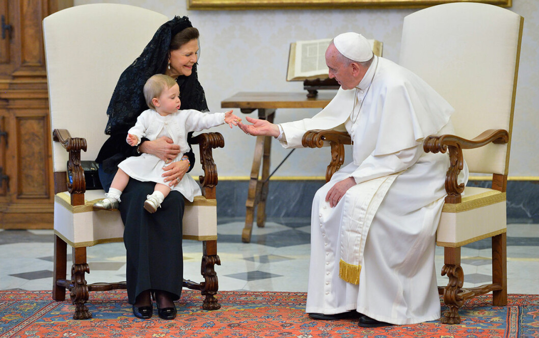 Drottning Silvia och prinsessan Leonore träffade påven år 2015. drottning silvia påven