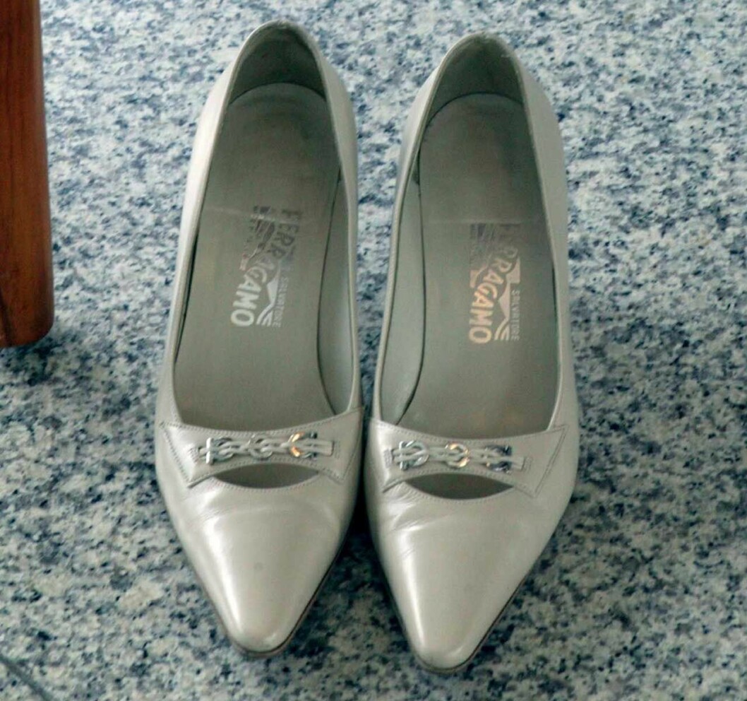 De här pumpsen från Salvatore Ferragamo står i drottning Silvias skogarderob. Drottning Silvias pumps från Salvatore Ferragamo