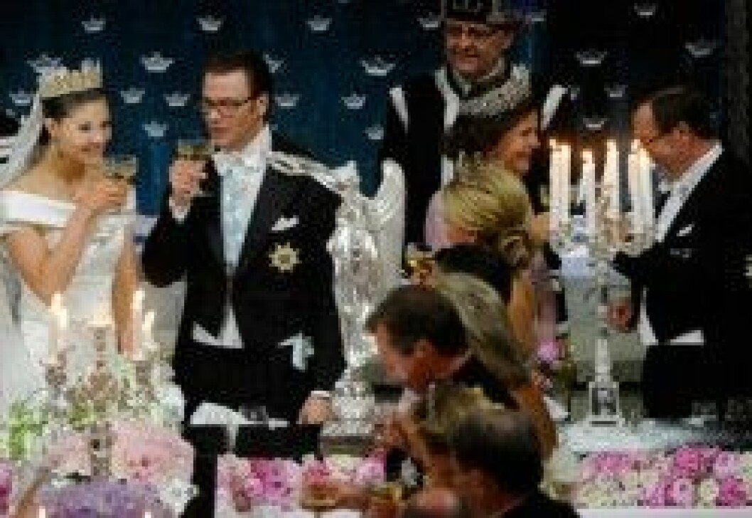Olle Westling höll ett välformulerat och personligt tal till brudparet. Olle Westling höll välformulerat och personligt tal till brudparet.