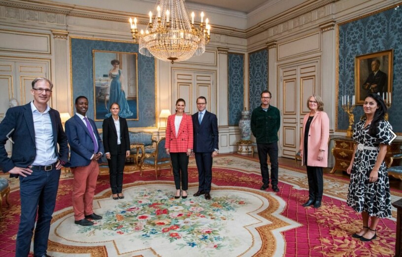 Den här jobblooken hängde med även på kvällen när Victoria åt middag på stan. Kronprinsessan Victoria Prins Daniel