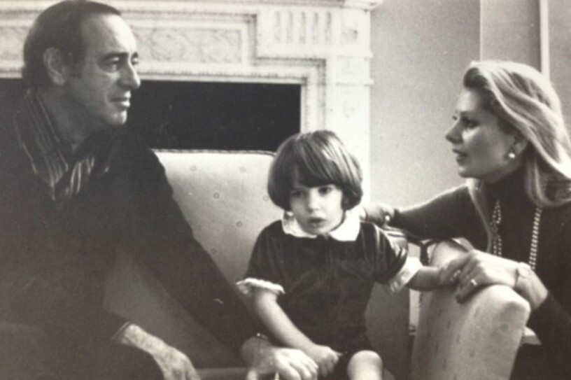 Chris med pappa Paul och mamma Eva på 70-talet.