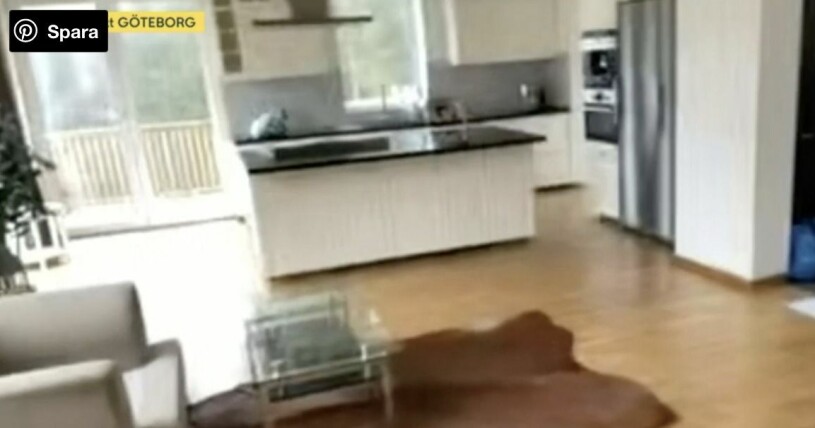 Här ser man köket och att huset har en öppen planlösning.