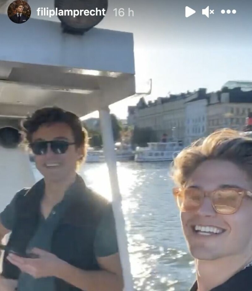 Skärmdump från Filip Lamprechts Instagram. Gänget valde att ta båten ut till Gröna Lund.