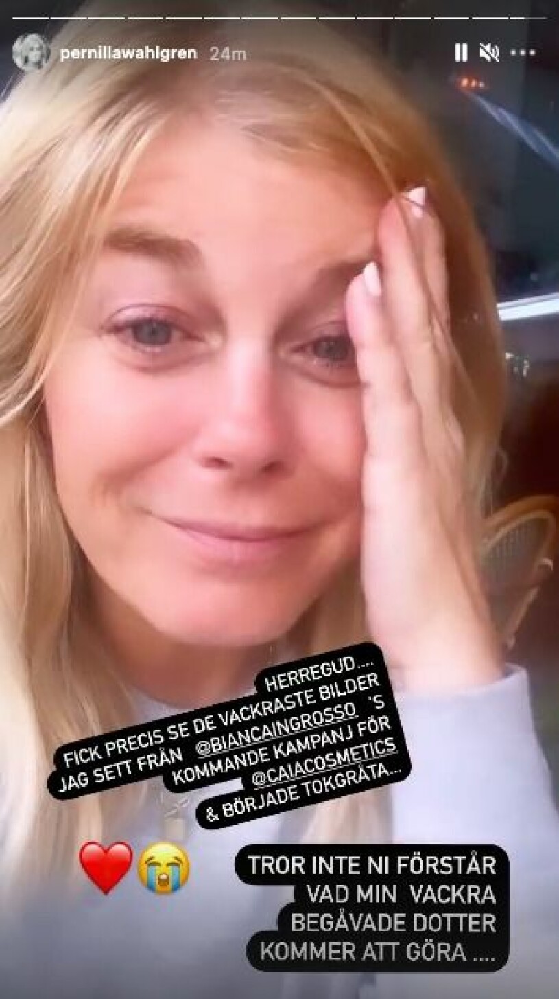 Pernilla Wahlgren gråter