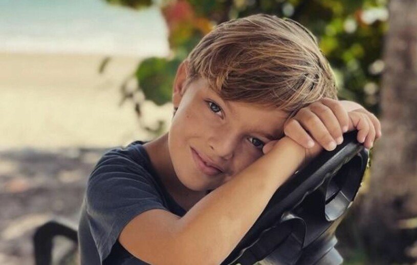Dagens födelsedagsbarn prins Nicolas, sex år, på mamma Madeleines nya bild. Prinsessan Madeleines son Prins Nicolas Födelsedagsbild 2021