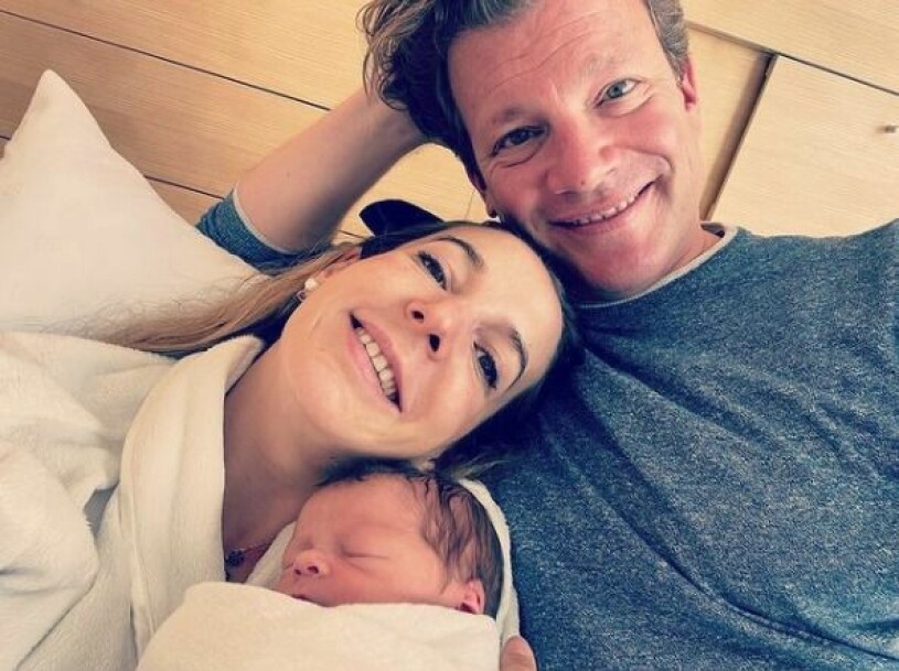 Första bilden på baby Theodor. Prinsessan Tessy Anthony Nassau Frank Floessel barn sonen baby Theodor