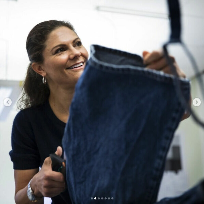 Kanske dina gamla jeans? Victoria är redo med saxen. Kronprinsessan Victoria Stockholms stadsmission Remake av jeans