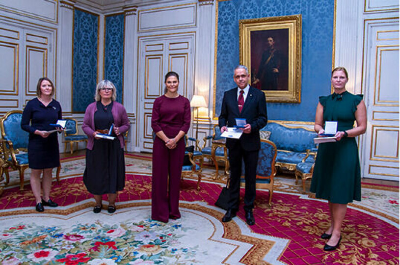 Kronprinsessan under ceremonin. Kronprinsessan Victoria Landstormsfonden Förtjänstmedalj