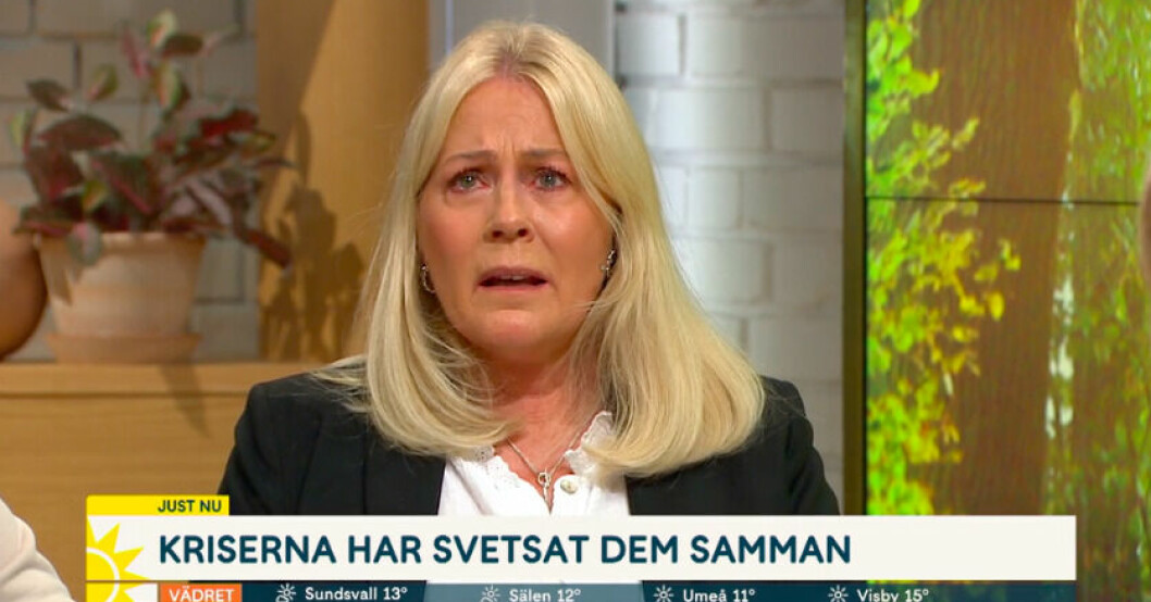 Nina Gunke börjar gråta när hon pratar om diagnosen. Foto: Skärmdump TV4 Play Nina Gunke i TV4 Nyhetsmorgon