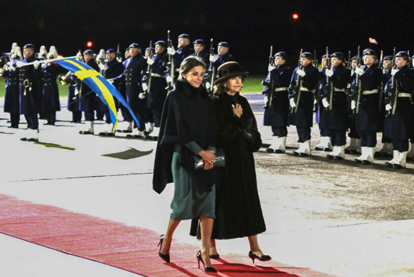 Högtidligt på Arlanda. Drottning Letizia Drottning Silvia Statsbesök Avsked Arlanda