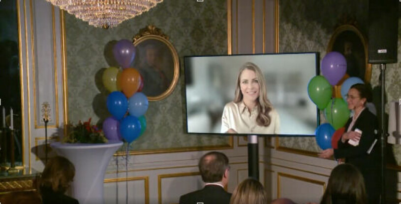 Prinsessan Madeleine korade vinnaren på distans... Prinsessan Madeleine delar ut Childhoodpriset 2021