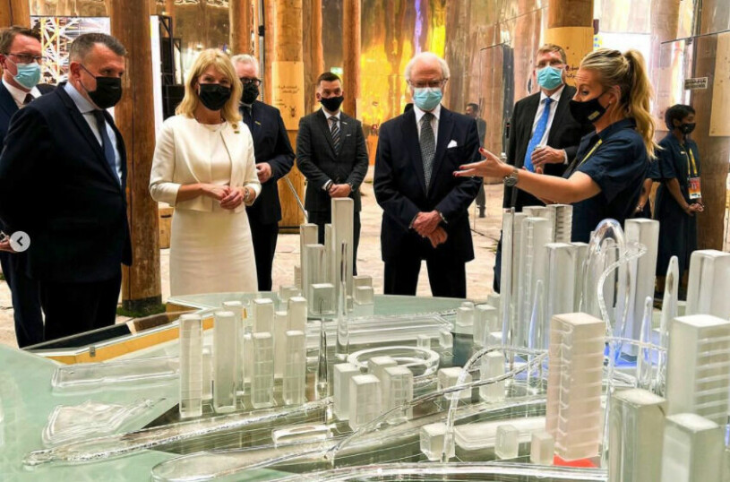 Kungen under sitt besök i den svenska paviljongen. Kungen utrikeshandelsminister Anna Hallberg World Expo 2020 Dubai