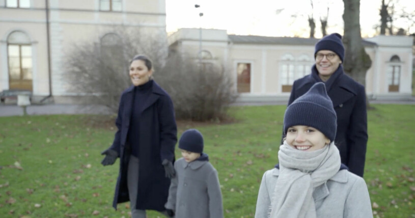 Söndagspromenad på Rosendal! Kronprinsessan Victoria, prins Oscar, prins Daniel, prinsessan Estelle på Rosendal 2021