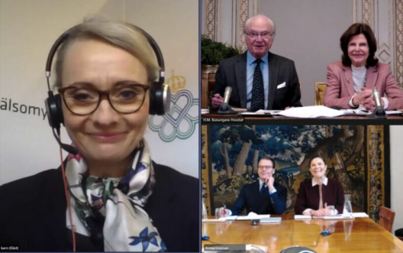 Kungen, drottningen, Victoria och Daniel under videomötet med Karin Tegmark Wisell. Kungen Drottning Silvia Kronprinsessan Victoria Prins Daniel i möte med Folkhälsomyndighetens generaldirektör Karin Tegmar Wisell