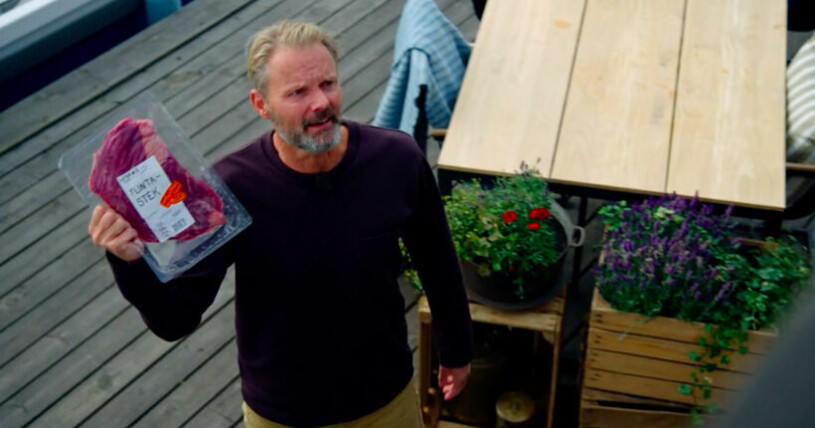Felix Herngren är inte imponerad av flintasteken... Felix Herngren i Renées brygga