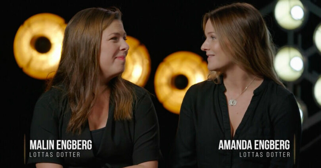 Malin och Amanda Engberg trotsar sin scenskräck för mamma Lottas skull! Malin och Amanda Engberg