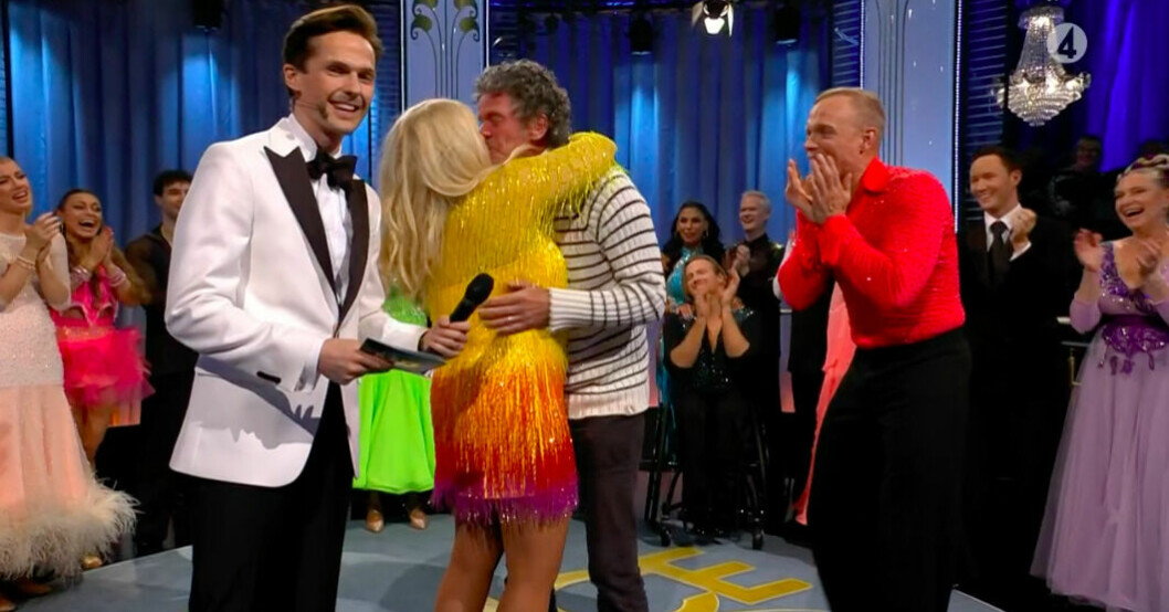 Det blev en puss i direktsändning! Jesper Parnevik kysser Mia Parnevik i Let's Dance
