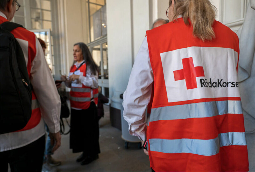 Röda Korsets personal på Kungliga slottet för att stötta de ukrainare som flytt undan kriget. Röda Korset på slottet för att stötta ukrainare som flytt undan kriget