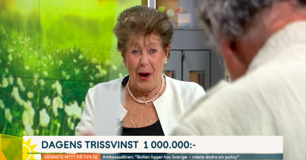 Marianne jublar efter miljonvinsten, som inte var en miljonvinst. Marianne i Nyhetsmorgon